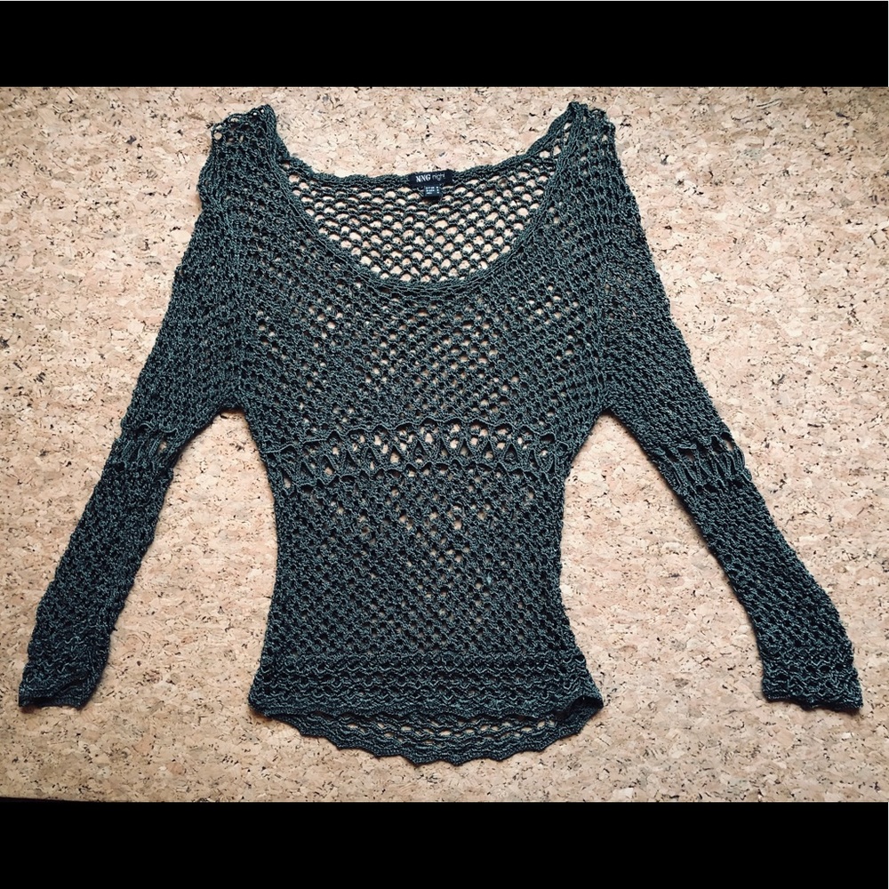 Witchy form fitting crocheted blouse